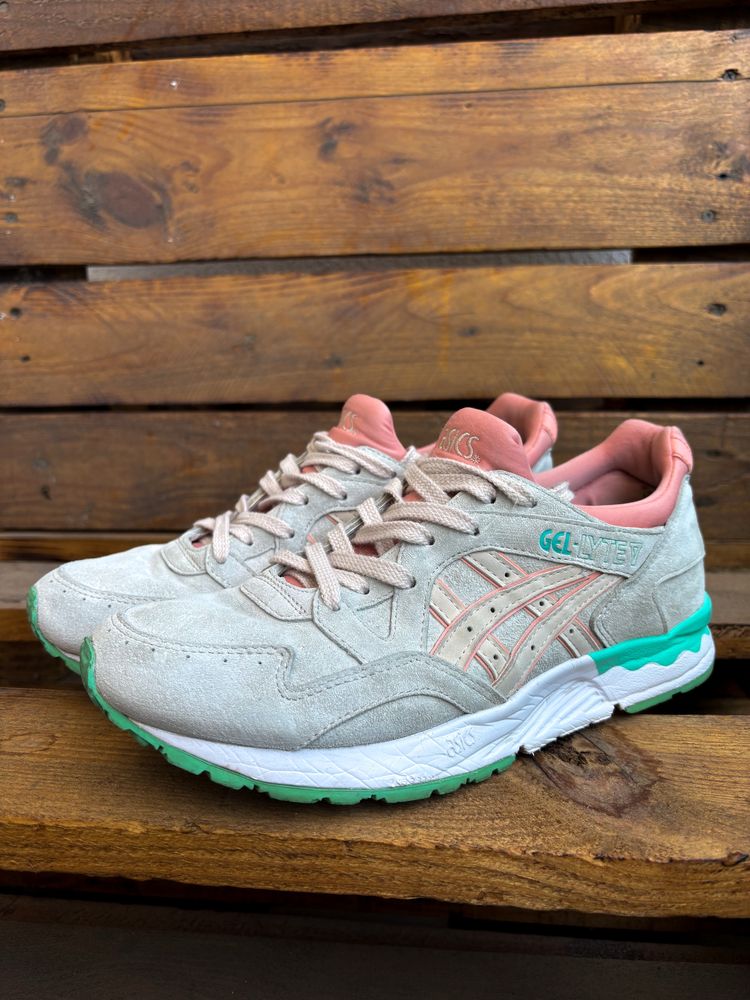 Кросівки жіночі Asics