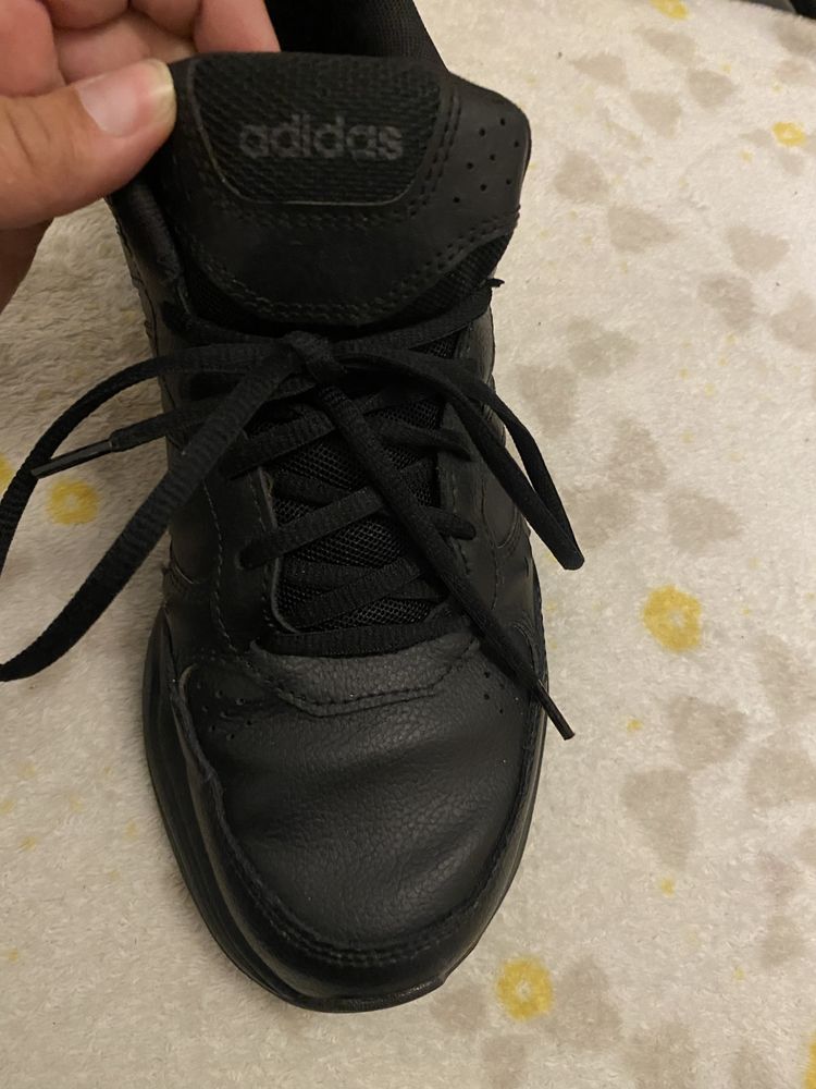Adidas strutter skórzane  buty 40 2/3