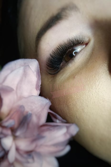 Stylizacja rzęs i paznokci