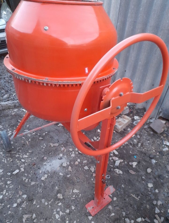 Бетономешалка ,180,160л.
