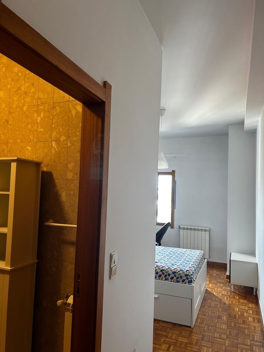 Quarto com casa de banho privativa