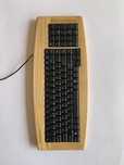 Teclado de madeira