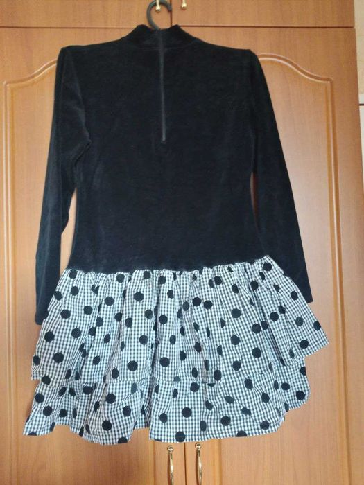 Нарядное велюровое платье р.158