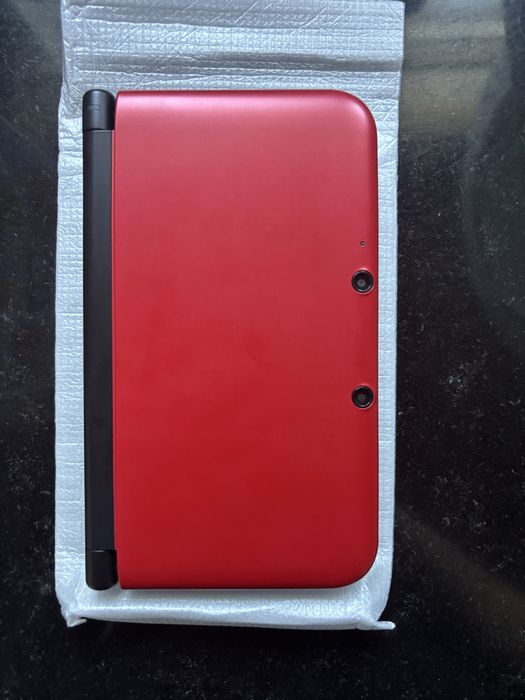 Nintendo 3DS XL em caixa