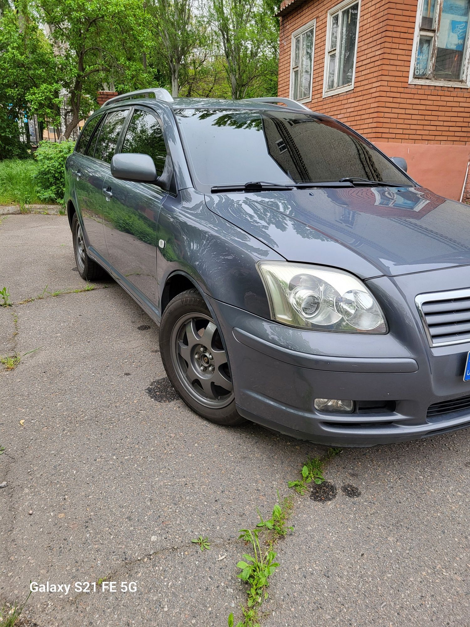 Продам Toyota avensis universal