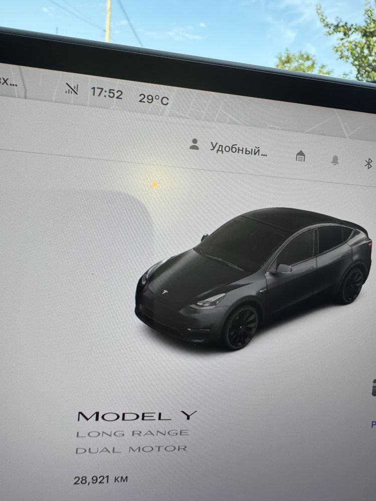 Tesla model Y 2023р