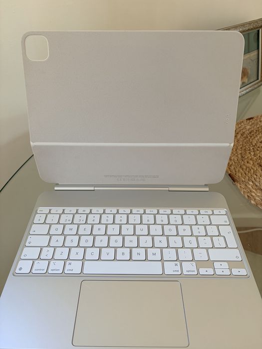 Apple Magic Keyboard 13 Ipad pro M4