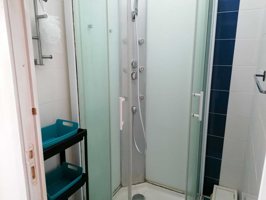 Quarto disponível Avenidas Novas