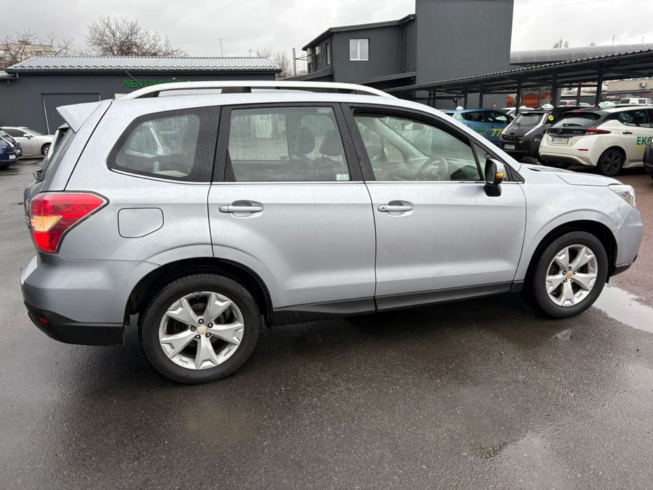 Разборка шрот деталі субуру форестер SJ  subaru forester EE20Z