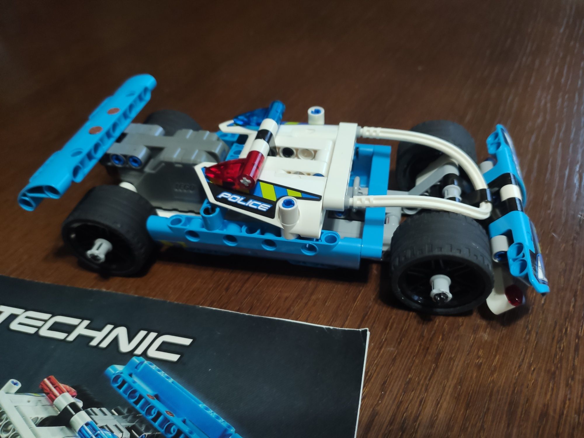 Klocki LEGO Technic Policyjny Pościg 42091