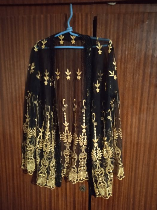 Продам женский костюм двойка