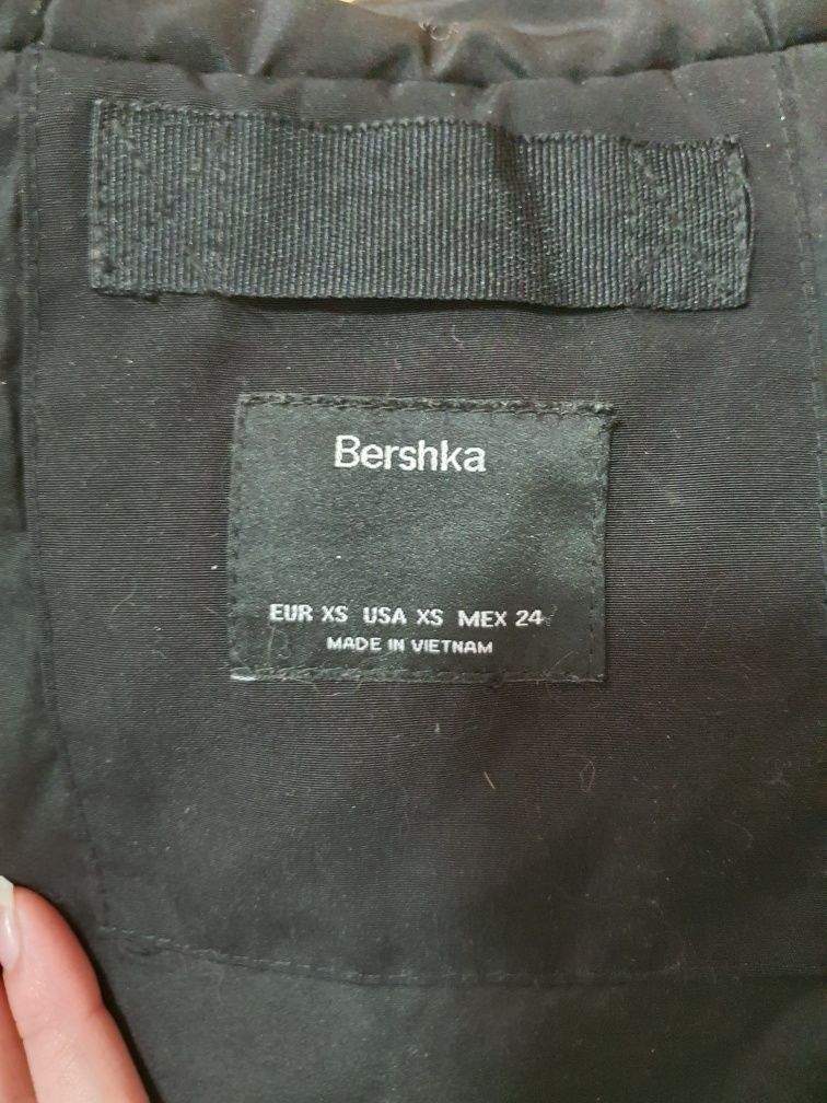 Продається куртка від бренду Bershka! Розмір XS