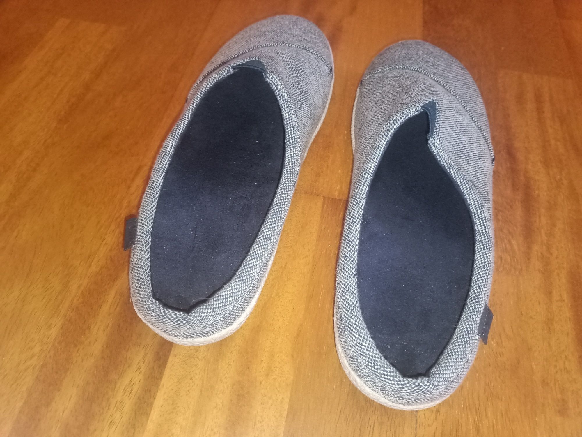 TOMS r.41 nowe wsuwane buty, pantofle