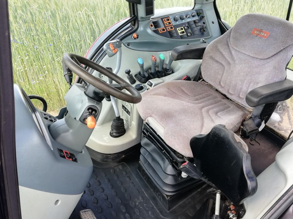 Brutto zadbana Valtra N123 137KM Hitec5 pełzaki 50km/h odp.N124 N113