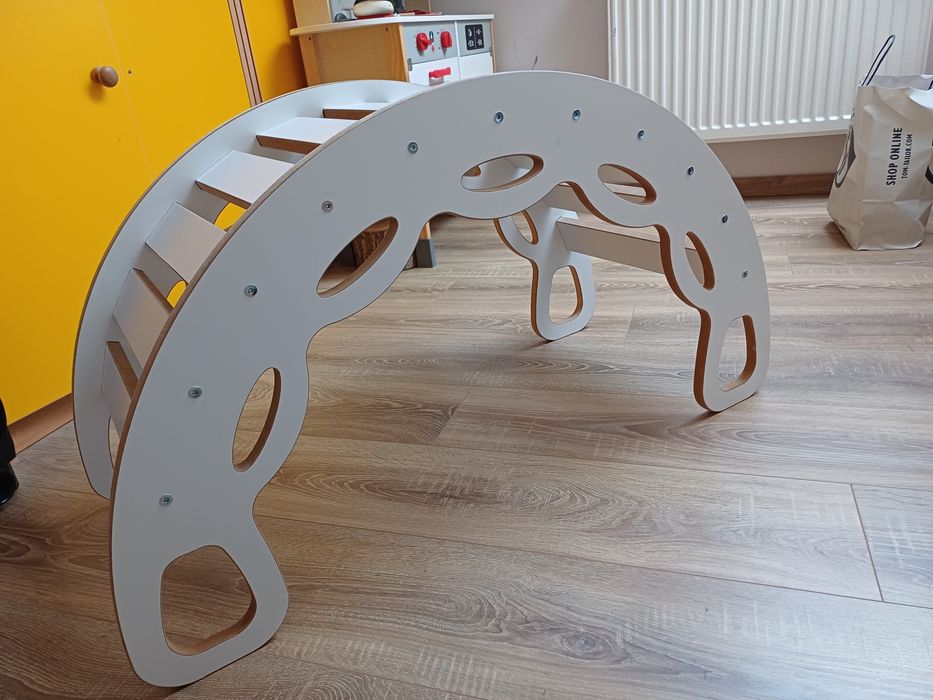 Bujak zjeżdżalnia ścianka wspinaczkowa drewniana Montessori