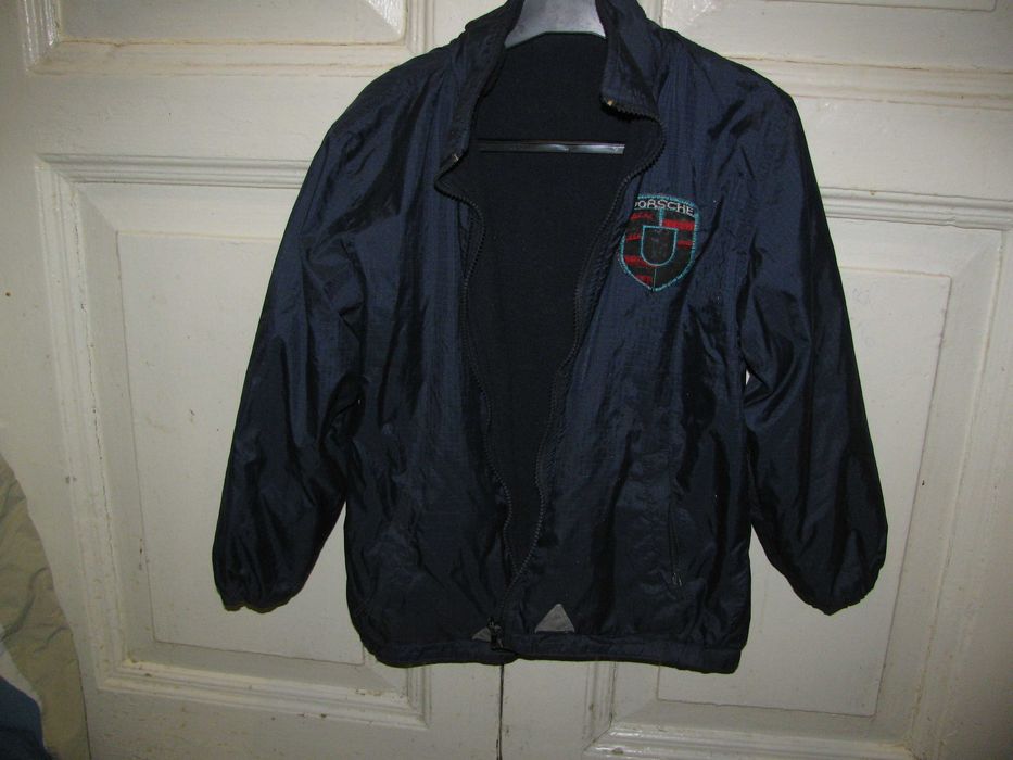 Куртка курточка осень весна на рост около 128 см, 7 лет