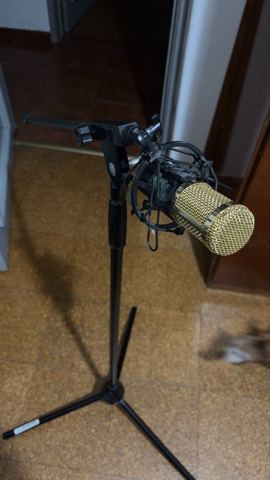 Microfone condensador BM800. Com cabo xlr