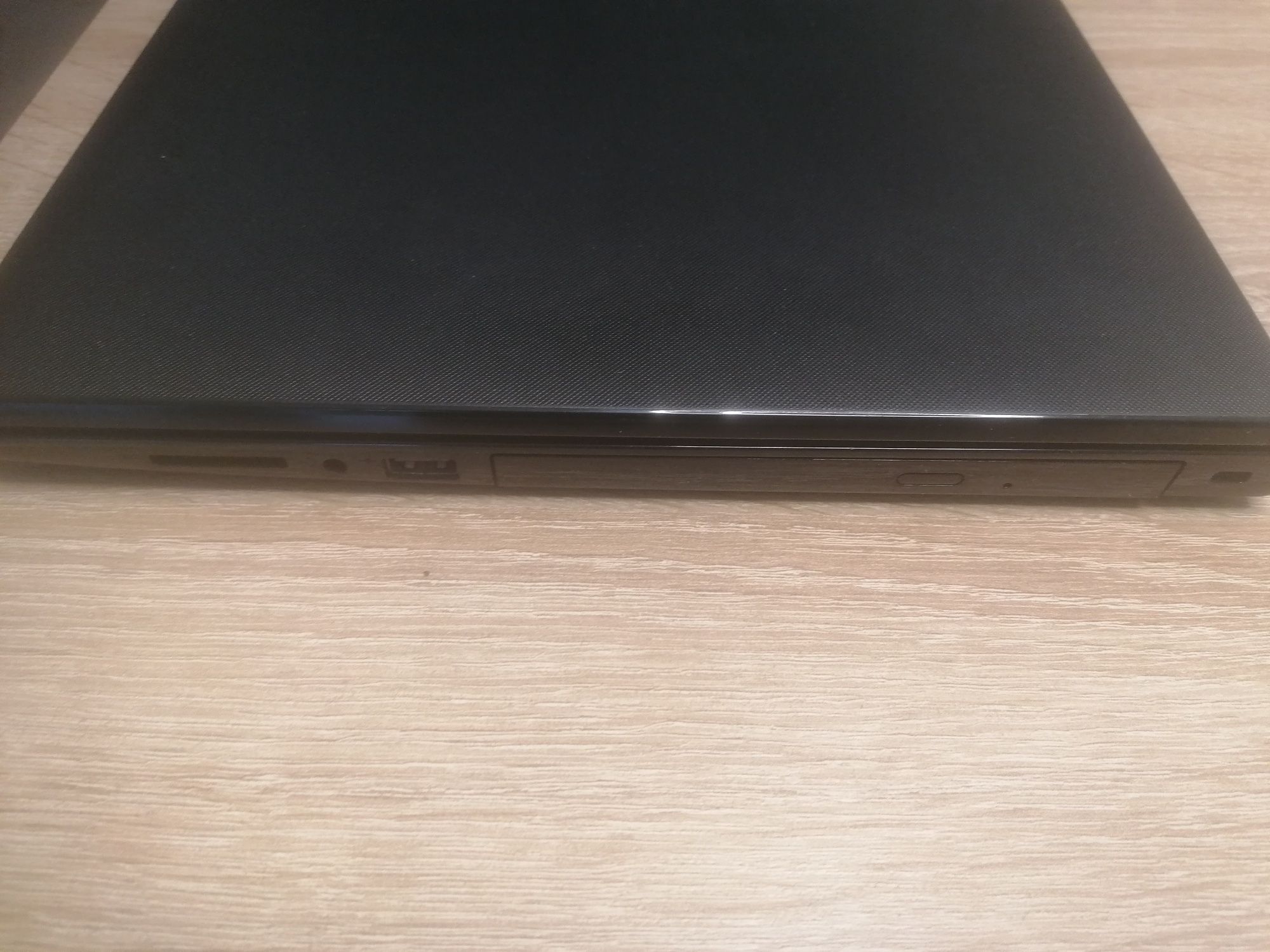 Laptop Dell Inspiron 3567 i3