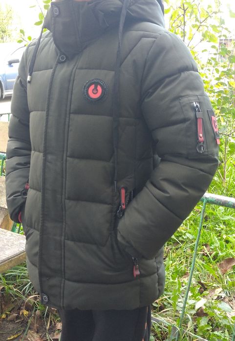 Курточка зимова.