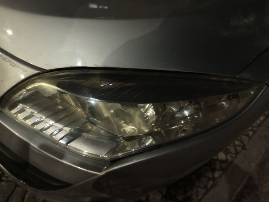 Faróis Renault Megane 3