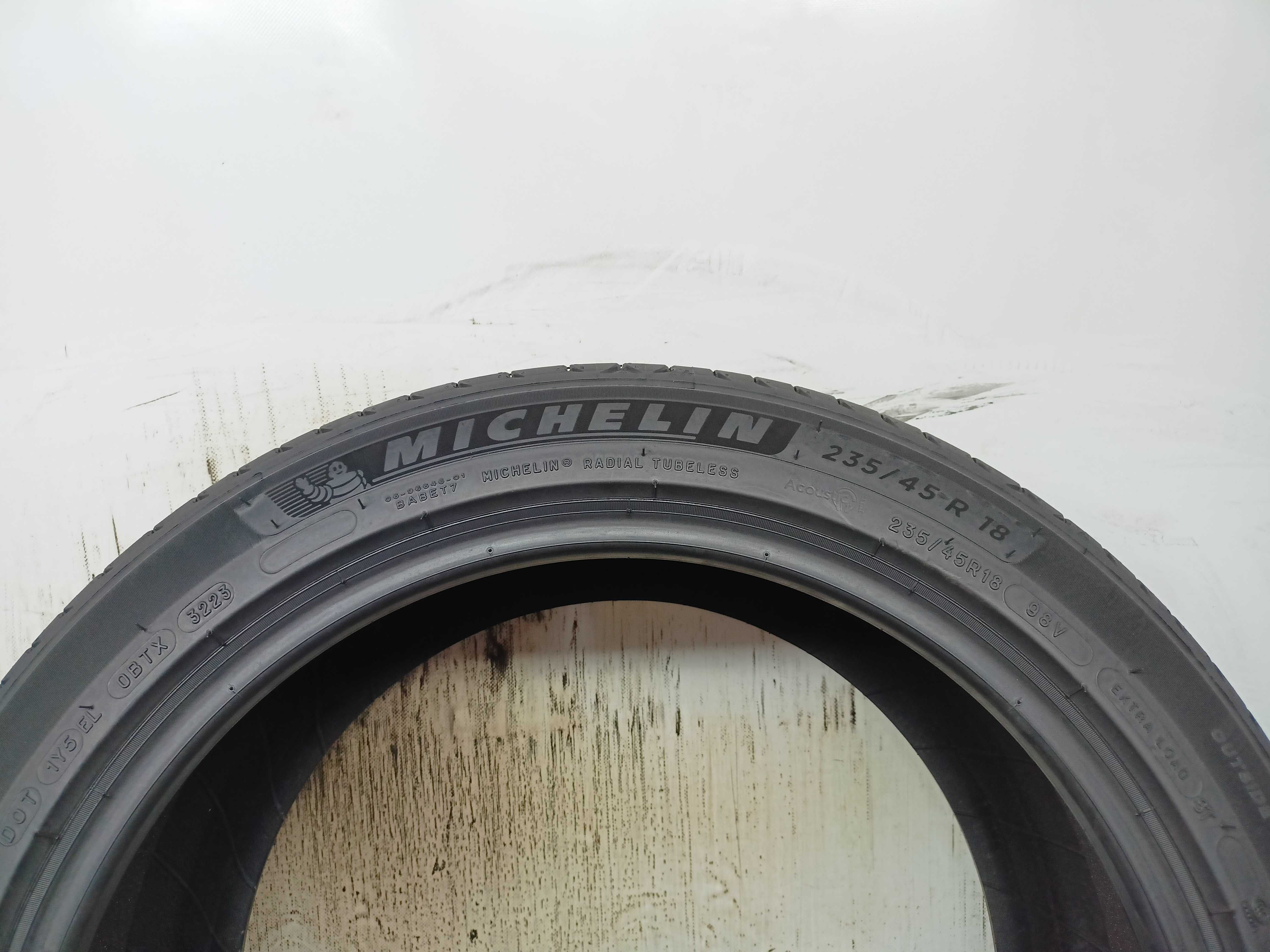Michelin E-primacy 235/45/18 2023rok 98V 6,3mm (2361)