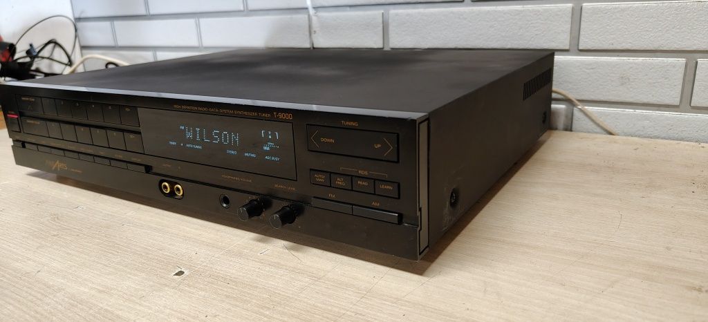 Tuner radiowy GRUNDIG FineArts T-9000