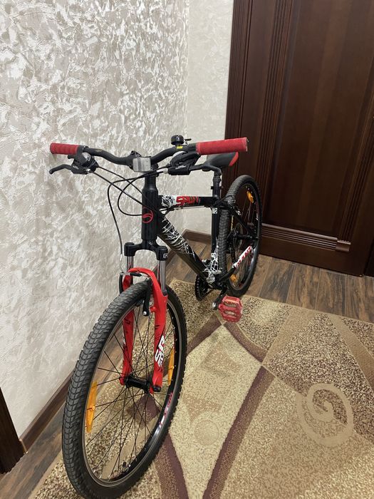 Велосипед Giant.