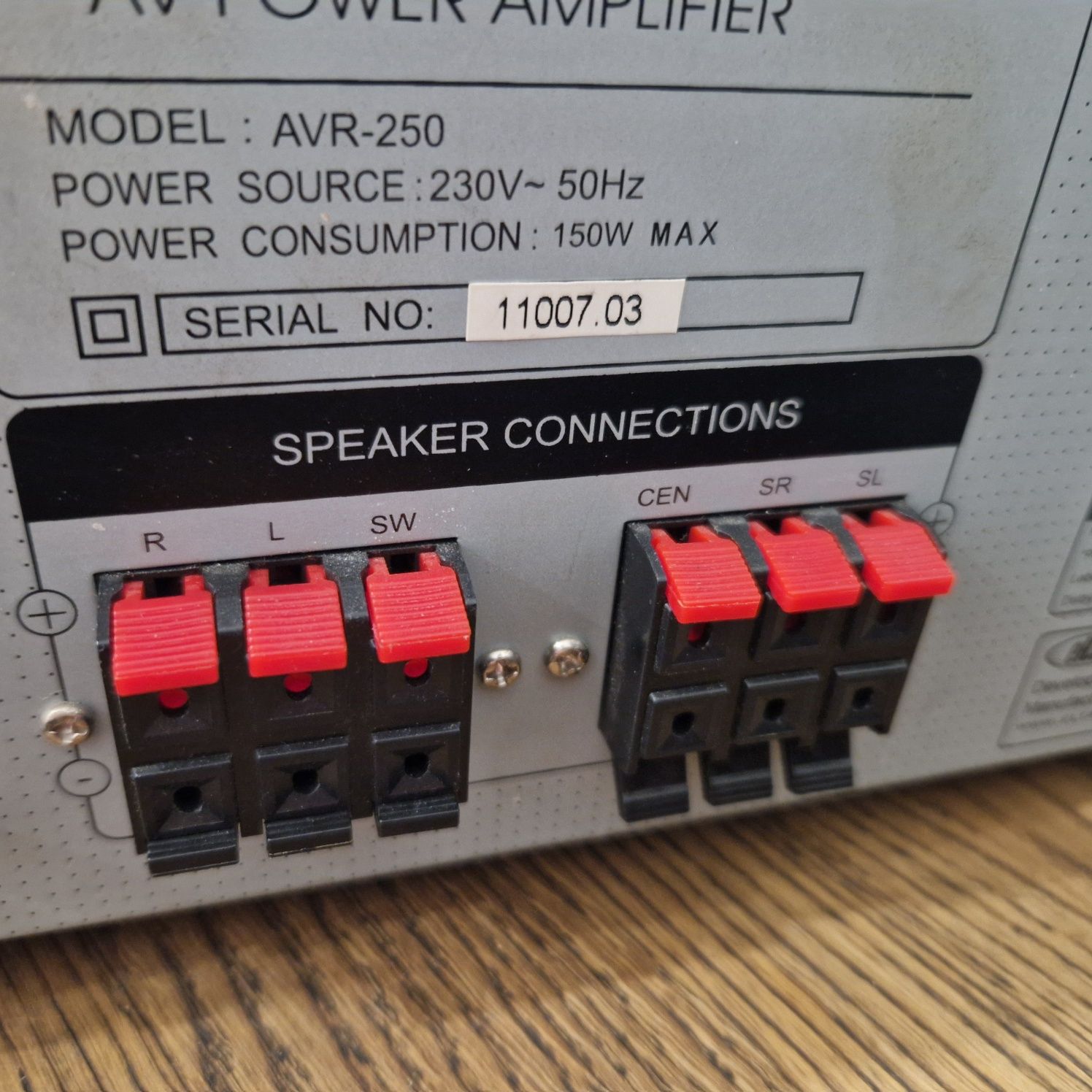 Amplituner eltax avr-250