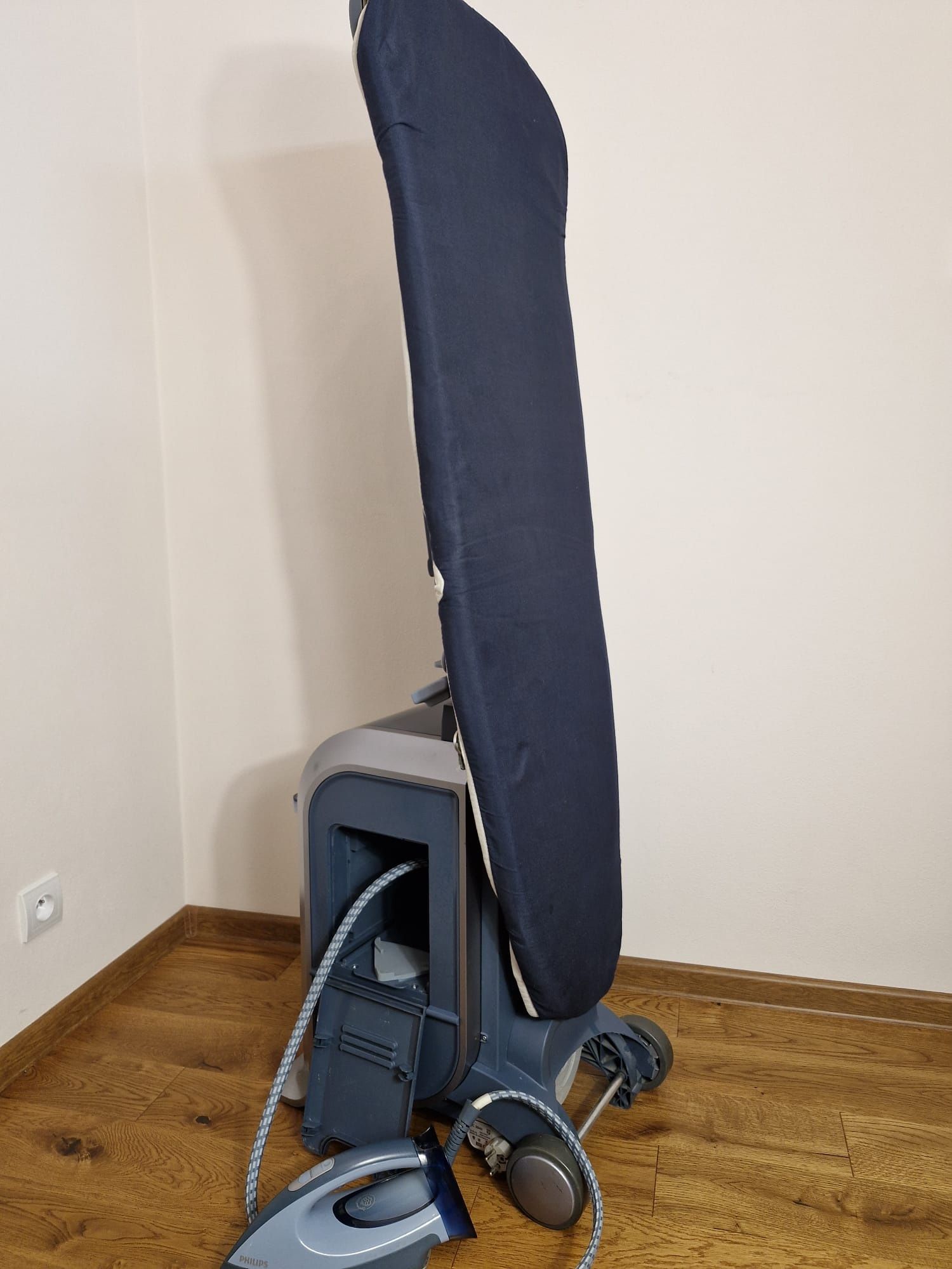 Zintegrowane deska do prasowania Philips  GC9940 żelazko wytwornica