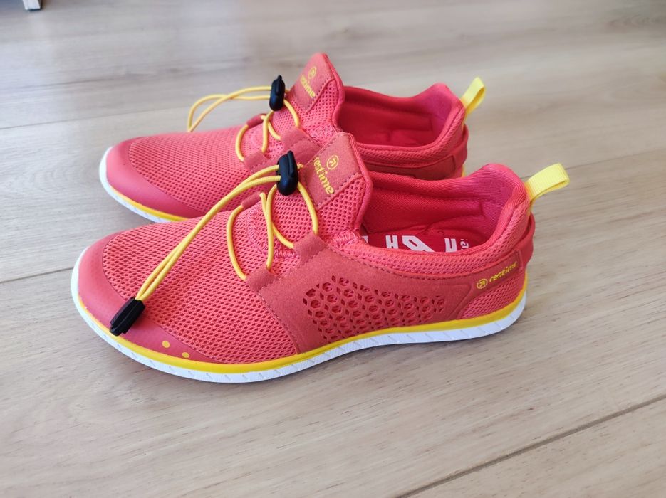 Нові кросівки Restime, ультралегкі