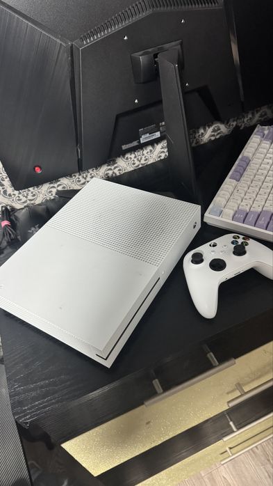 Xbox one S 1 тб gamepad series