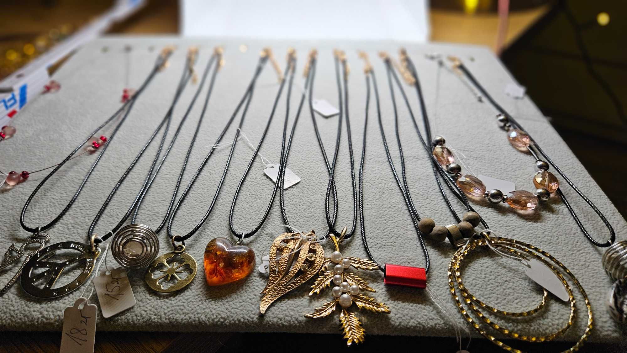 Wisiorek hand made z bursztynem serce