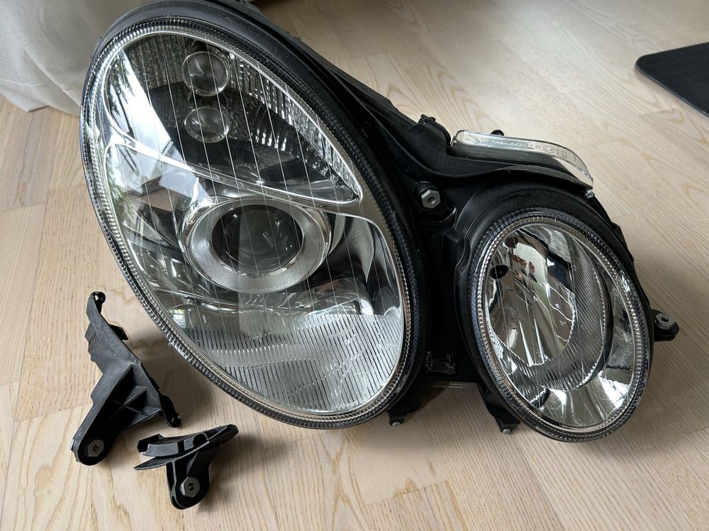 Lampa przednia prawa xenon Mercedes w211 e-klasa