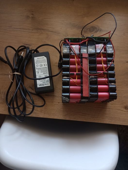 Akumulator rowerowy 10ah + ładowarka