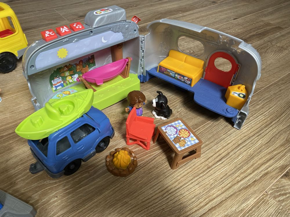 Duzy zestaw Little People Fisher Price autobus samolot autobus kamper