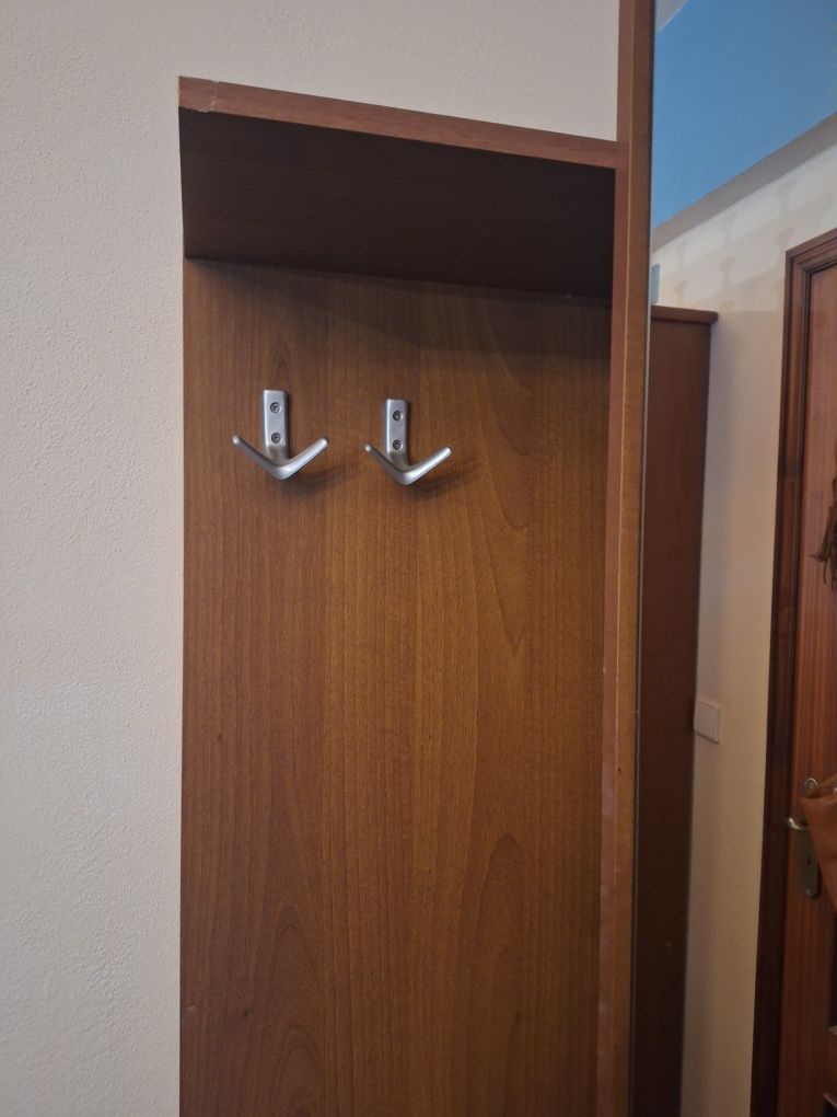 Movel de entrada com espelho, sapateira, gaveta e cabides