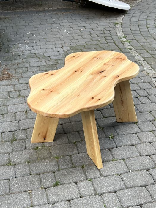 Stolik kawowy z litego drewna sosnowego