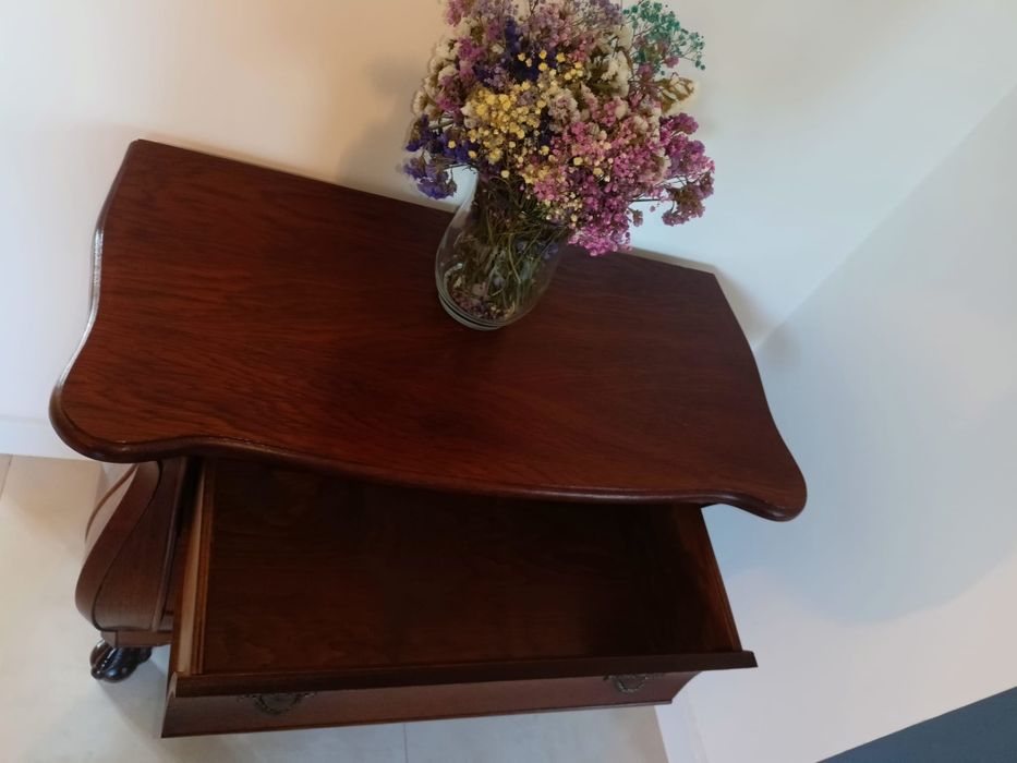 Stylowa komoda z brzuszkiem