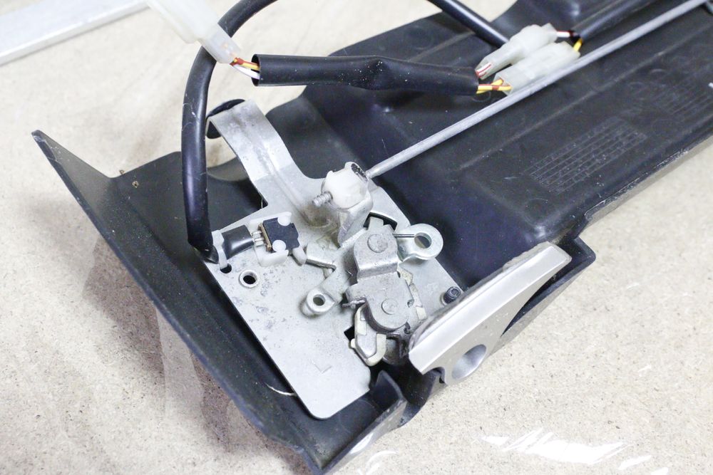 7457 Zamek kufra Lewy 01-11  Honda Goldwing Gl1800