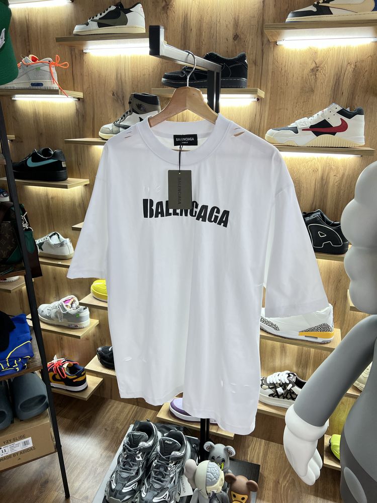 Футболка Balenciaga White / Black Logo