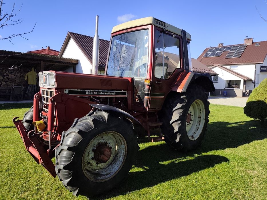 Case international 844XL 80 KM ciagnik traktor