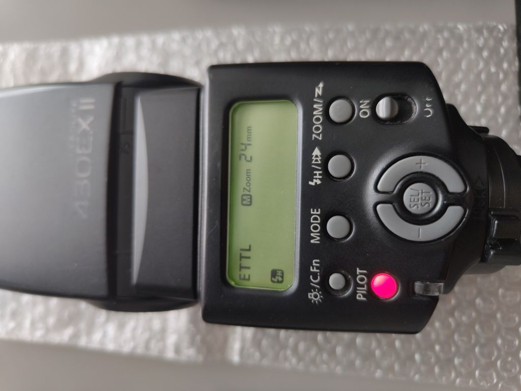 Фотоспалах Canon speedlite430ex ii(під ремонт),UV-фільтр72,L-кронштейн