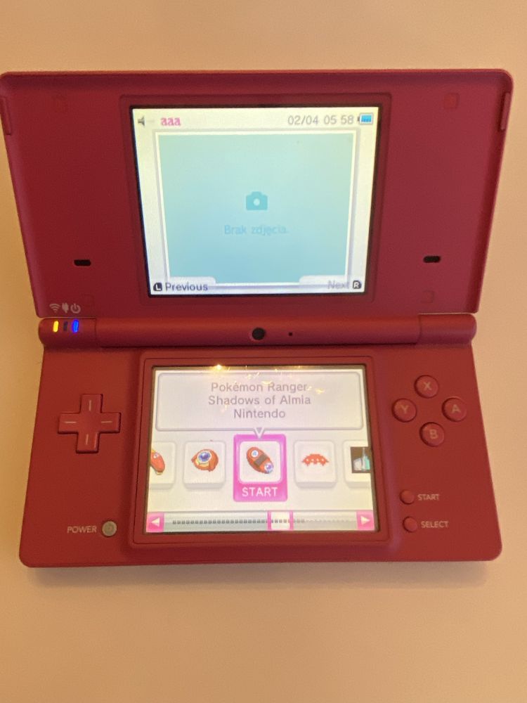 Konsola Nintendo DSi 8GB i z grami