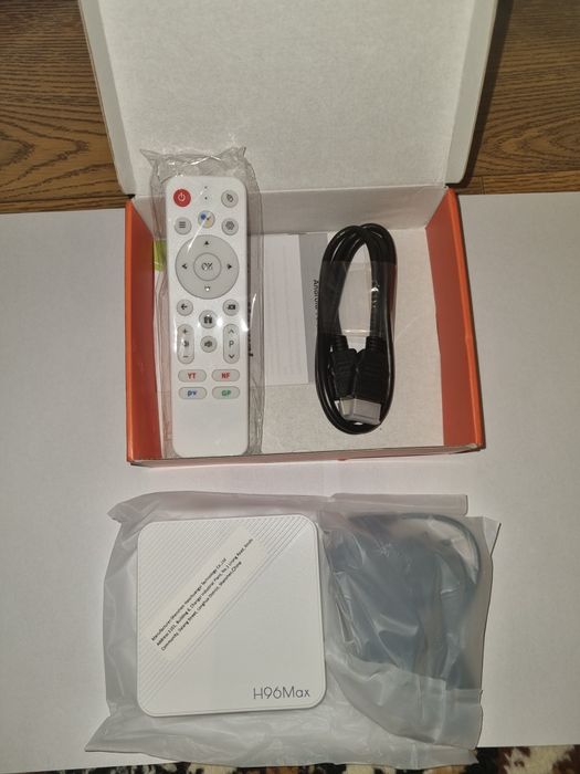 Смарт ТВ приставка H96 Max H313 2/16 Гб Android TV 14 SmartBox 4к віде