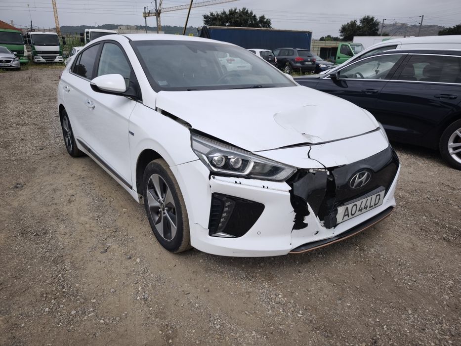 Hyundai Ioniq 100% electric