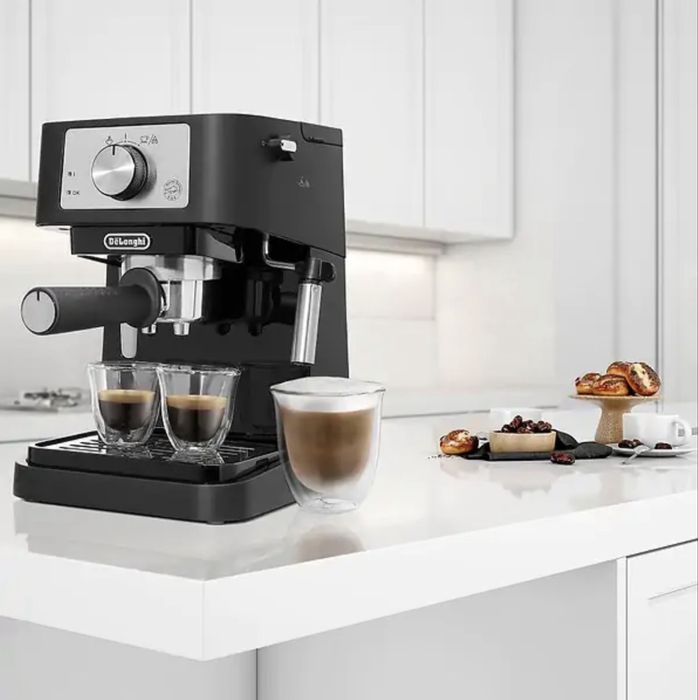 Кавоварка ріжкова Delonghi EC260BK