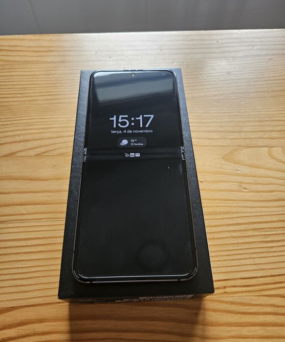 Samsung Galaxy Z Flip 5 - 512GB - Novo