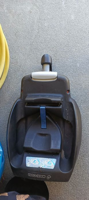 Nosidełko z bazą maxi cosi.