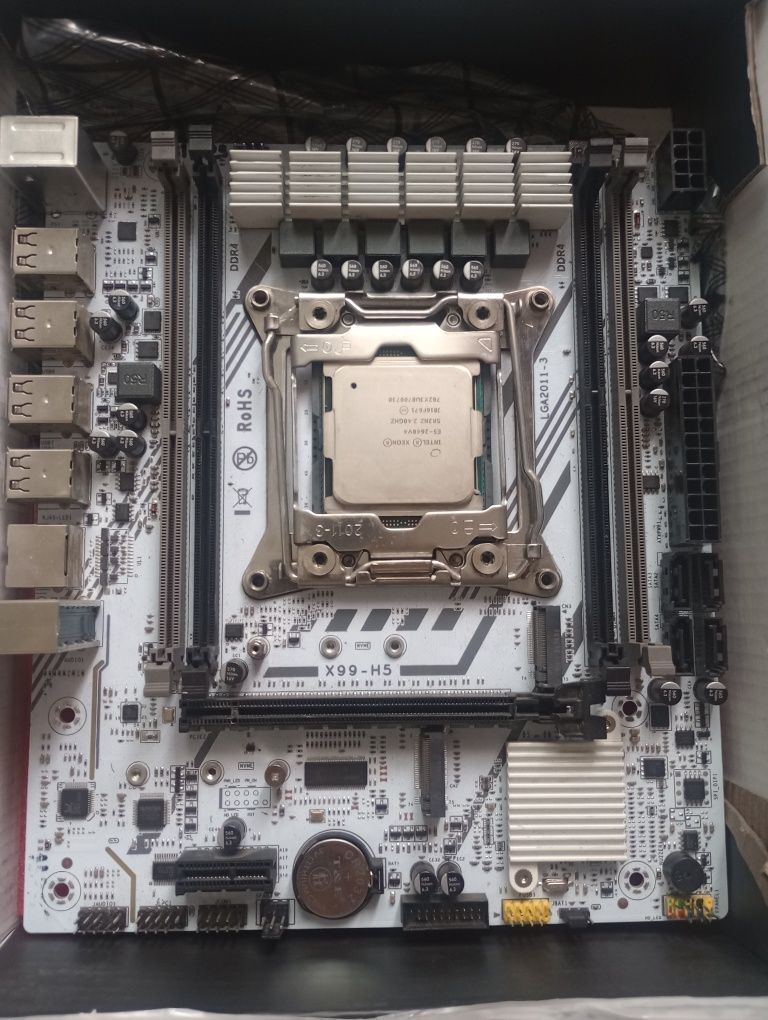 Материнская плата Qiyida X99 H5 2011-3 e5-2640 v4
