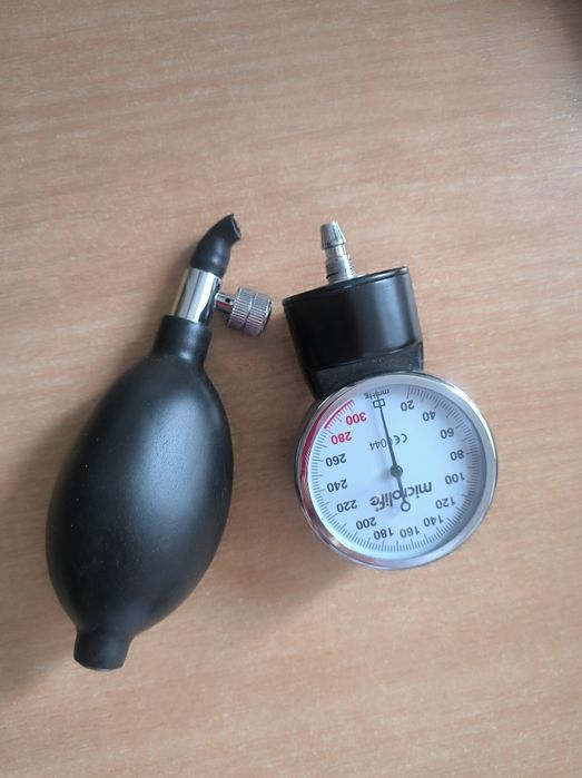 Манжета , груша , манометр від тонометру